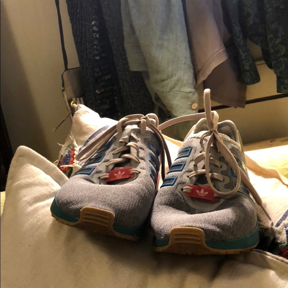 Custom Adidas - Picture 2 of 4